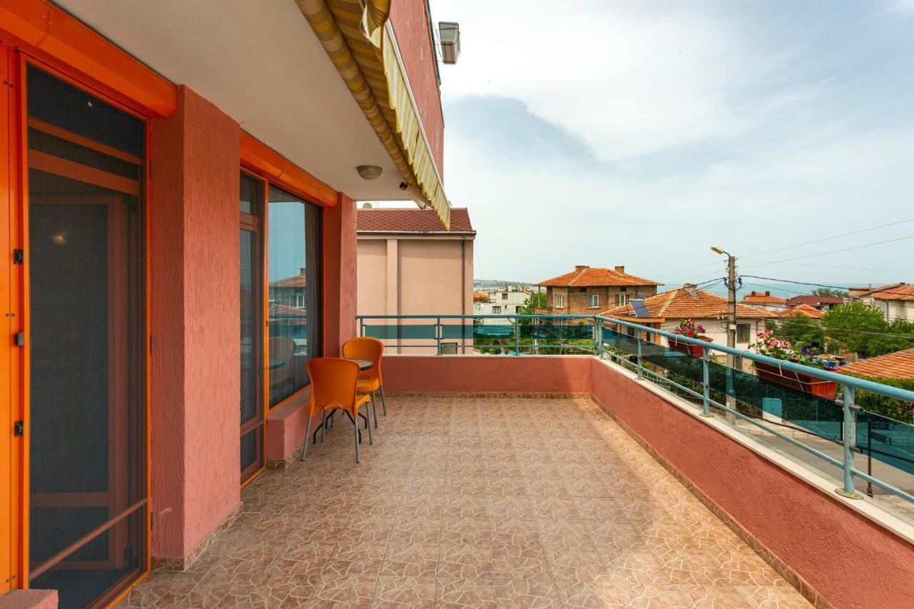Family Hotel Jemelly Obzor Kültér fotó